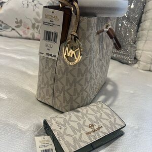 Michael Kors Monogram Beige bucket Shoulder Bag Including a matching Wallet NWT